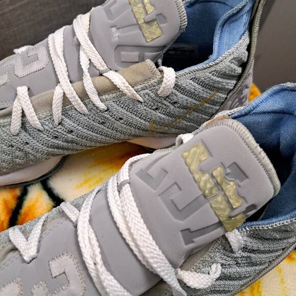 Nike LeBron XVI 16 "MLPS Minneapolis Lakers" Men's 14 Grey Blue White - Picture 10 of 12